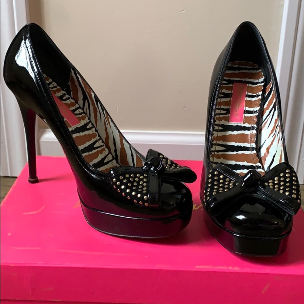 Betsey Johnson pumps